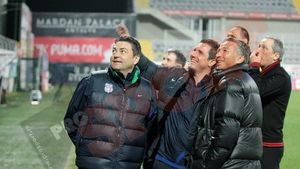 Gigi apelează iar la sfatul lui SuperDan!** Doar asta îi garantează postul lui Stan: "Dacă nu execuți, îți iau gradele" Ce ordin a primit antrenorul