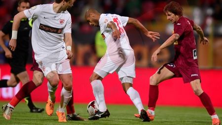 "Nu meritați nici tricoul alb să-l purtați". Dinamo - CFR Cluj 0-3. CFR s-a impus în "Ștefan cel Mare", iar galeria dinamovistă i-a ironizat pe elevii lui Flavius Stoican 