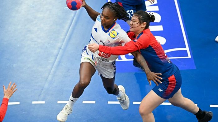 China a simțit durerea şi impactul unei înfrângeri usturătoare cu puternica Franța. A luat 47 de goluri în meciul de la Campionatul Mondial de handbal feminin
