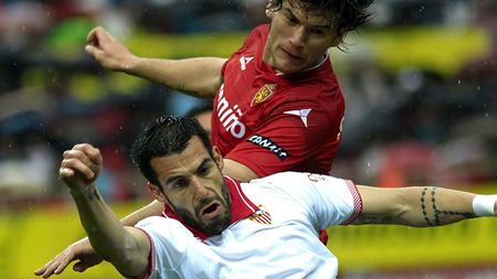 "Pe aici nu se trece!"** Primera e dominată de lupta pentru recorduri dintre Messi și Ronaldo, dar Săpunaru se luptă și el cu cifrele. Ce bornă veche de 19 ani a depășit românul
