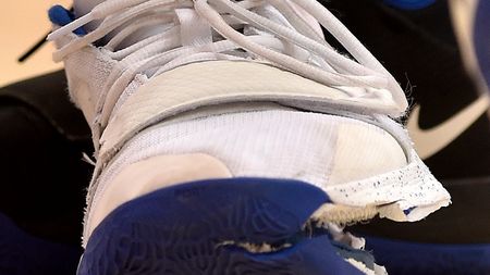 Un pantof rupt o costă pe Nike 1,7 miliarde de dolari. VIDEO | Momentul care face ca acțiunile gigantului american să se prăbușească și reacția lui Barack Obama