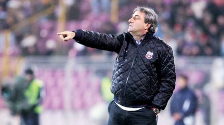 De la jogging, direct pe banca Stelei:** "Alergam în parc când m-a sunat patronul"