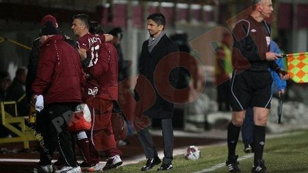 Lucescu spune că Rapid a fost privată de două penalty-uri:** "Dacă U Cluj acuză arbitrajul, înseamnă că suntem bolnavi, am luat-o razna"