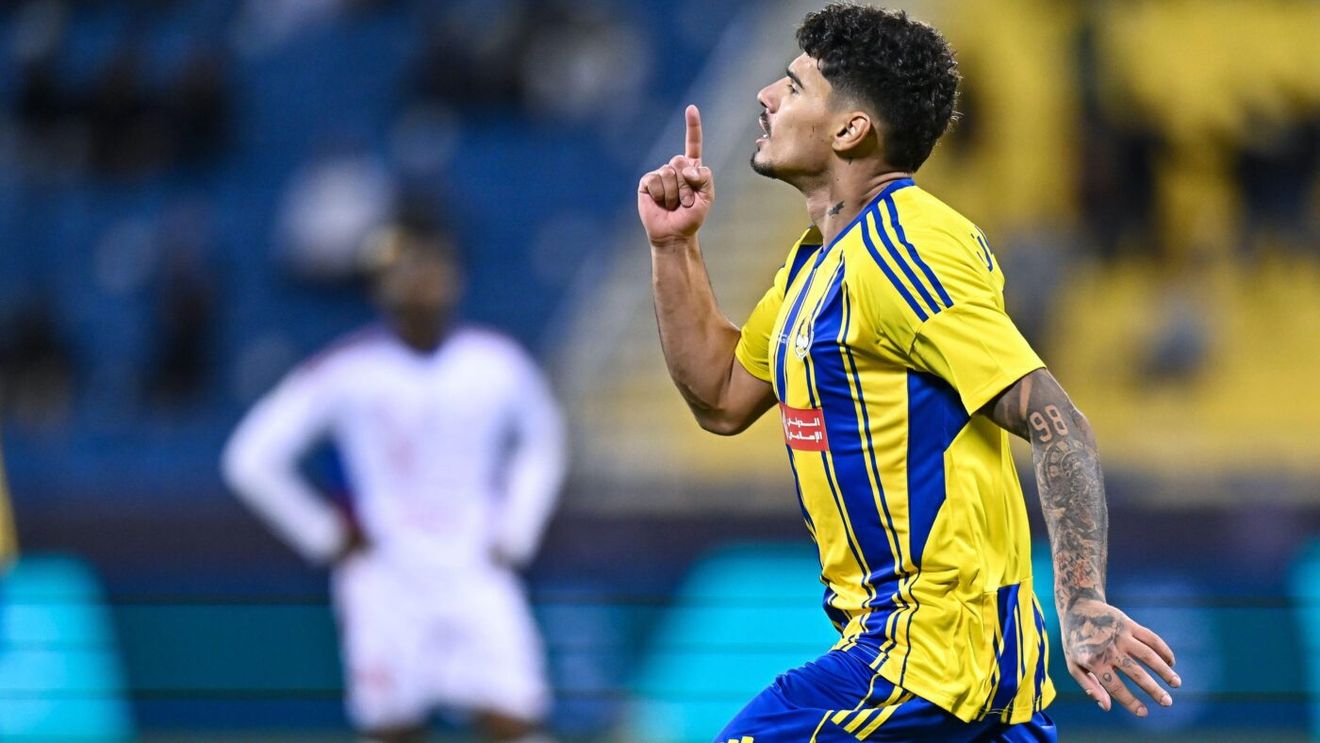 Florinel Coman, primul trofeu după plecarea de la FCSB! Ce performanță a obținut alături de Al-Gharafa