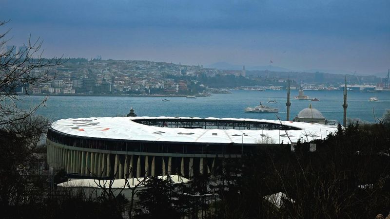 REPORTAJ Cum îi așteaptă uriașul Istanbul și stadionul Beșiktaș pe tricolori. Numele Hagi înmoaie cei 142 de decibeli înainte de Turcia – România!