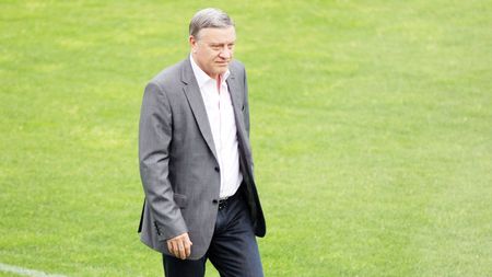 Probleme la CFR** Minim 8 români pe foaia de joc!