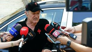 Gigi Becali a făcut prăpăd după prima repriză din CFR Cluj - FCSB! A dat afară 4 fotbalişti, prin telefon, după numai 45 de minute