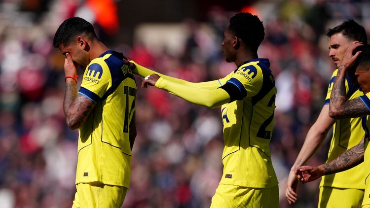 Tottenham, la care Radu Drăguşin a fost rezervă neutilizată, a ajuns pe loc de retrogradare în Premier League!