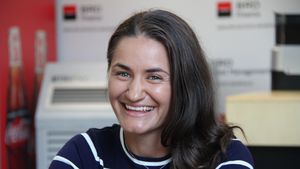 EXCLUSIV | E greu cu Monica Niculescu pentru adversare? Pentru fotografi e la fel! "Este numărul unu la acrobații, pentru că sare uneori fantastic, dar nu știi niciodată când va sări! Nu știi când inventează ceva". ProSport a stat de vorbă cu un fotoreporter celebru în WTA și ATP