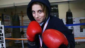 "Million dollar" Ioana. "Am plecat din Irlanda de fraieră". Fata cu mănuși care vrea să cucerească medalii pentru România la Europene și Jocurile Olimpice 