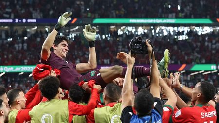 Uluitor! Bono, portarul semifinalist cu Marocul la Mondial și câștigător Europa League aseară cu Sevilla, a apărat la Ceahlăul Piatra Neamț în 2015! „Am jucat pe sintetic și-apoi a plecat!” | EXCLUSIV