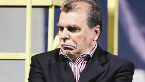 Dinu Gheorghe îl ironizează pe MM: "Și-a dat demisia și nimeni nu a vorbit despre el!"