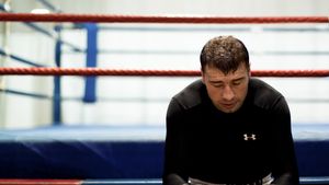 "Dacă vrea să luptăm murdar, vom lupta murdar". Sfaturi șocante primite de Lucian Bute de la antrenorul său înainte de lupta cu DeGale: dacă britanicul dă un cot, asta faci "în mijlocul ringului, când arbitrul este cu spatele"