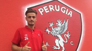 Vlad Dragomir a revenit în atenția unui club uriaș. Gigantul care îl monitorizează pe puștiul școlit la Arsenal