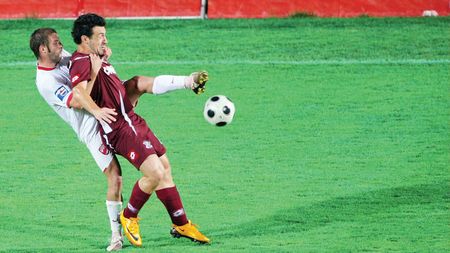 „Să  arbitreze Lajos!"