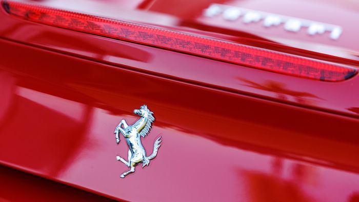 Așa ceva nu s-a mai auzit: „Stăteam și comandam un Ferrari”. Ce s-a întâmplat la scurt timp