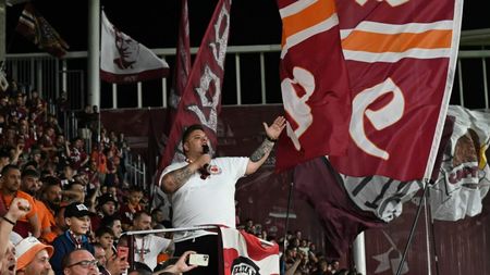 Rapid a cerut Universităţii Craiova toată Peluza Sud la derby-ul din Bănie, dar stenogramele dintre Liviu Ungurean și cei de la firma de pază pot împiedica înţelegerea dintre cluburi!