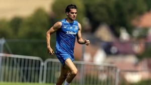 Adevăratul motiv pentru care Ianis Hagi nu vrea să plece de la Glasgow Rangers! Scoțienii au dezvăluit clauza-minune din contractul fiului „Regelui”