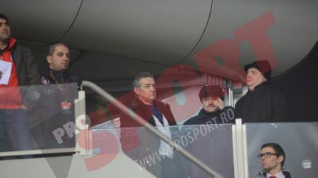 Primele declarații ale lui Gigi Becali, după înfrângerea cu Ajax:** "Rocha așteaptă să vină trenul ca să tragă, era să-și rupă piciorul!" Pe cine a remarcat