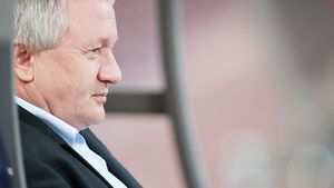 Tânjește după Rapid