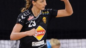 Andrea Penezic nu se mai retrage din activitate și va deveni colegă cu trei jucătoare din naționala României! Apare o nouă forță în campionatul Ungariei