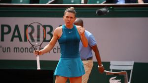 3 concluzii după debutul Simonei Halep la Roland Garros: meciul, la fel de frustrant ca orele petrecute în așteptarea sa, o izolează în pluton pe cea mai bună jucătoare a lumii + o lecție învățată de la Șarapova. "Am simțit nevoia să fac asta, astăzi"