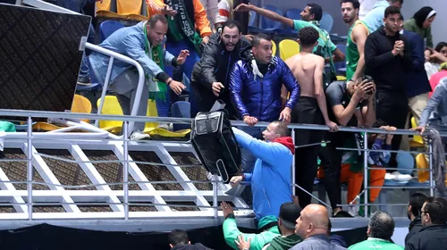Zeci de răniți, după ce o tribună s-a prăbușit la un meci de baschet! VIDEO
