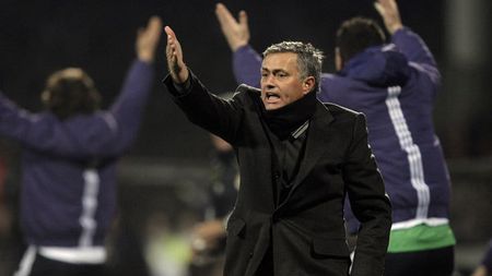 Mourinho i-a scos din minți pe spanioli, la meciul cu Lyon:** "E NEBUN! A protestat mai rău decât cei din Libia"