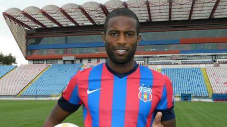 FOTO Varela, primele imagini în tricoul Stelei: "E o mândrie să ajung în curtea unui club atât de mare!" Mesajul transmis fanilor