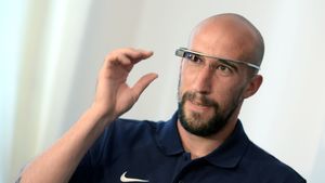 FOTO FABULOS. Cea mai spectaculoasa transformare din Liga 1. "Cheliosul" Stelei avea părul creț. Cum arăta Lato acum 8 ani