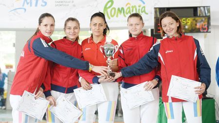 Steaua a luat tot! Spadasinele "roș-albastre" au câștigat ieri Cupa României și la echipe