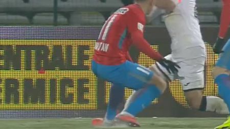 FOTO | Doar trei minute a stat pe teren Olimpiu Moruțan! Mijlocașul a primit roșu direct în urma unei intervenții criminale asupra lui Marius Constantin