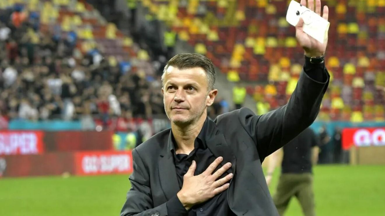 Momentul care a schimbat destinul lui Dinamo! Ovidiu Burcă a dezvăluit cum a fost convins să semneze cu echipa din „Ștefan cel Mare” și cine l-a influențat: „Ne-am sunat într-o seară și am zis să decidem!”. A avut ofertă și de la Farul Constanța? | VIDEO Exclusiv Dinamo