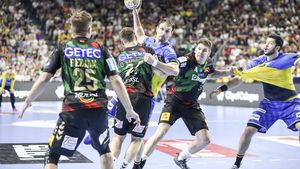 Românul cu cele mai multe goluri în Liga Campionilor, martor la momentul uluitor dintr-o finală câștigată superb de Magdeburg! Zeci de mii de oameni au fost șocați, salvarea și-a făcut apariția, dar spectatorii s-au bucurat de un spectacol formidabil: „Mă simt aici ca acasă!” | EXCLUSIV