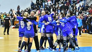 Craiova e la un pas de finala Cupei EHF! După victoria imensă cu Lada Togliatti, oltencele sunt gata să facă "o nouă victimă". După manșa tur din semifinale, SCM e în avantaj