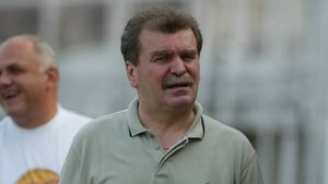 Dinu Gheorghe:"Doar cu Rădoi în teren câștiga Steaua la Bistrița!"