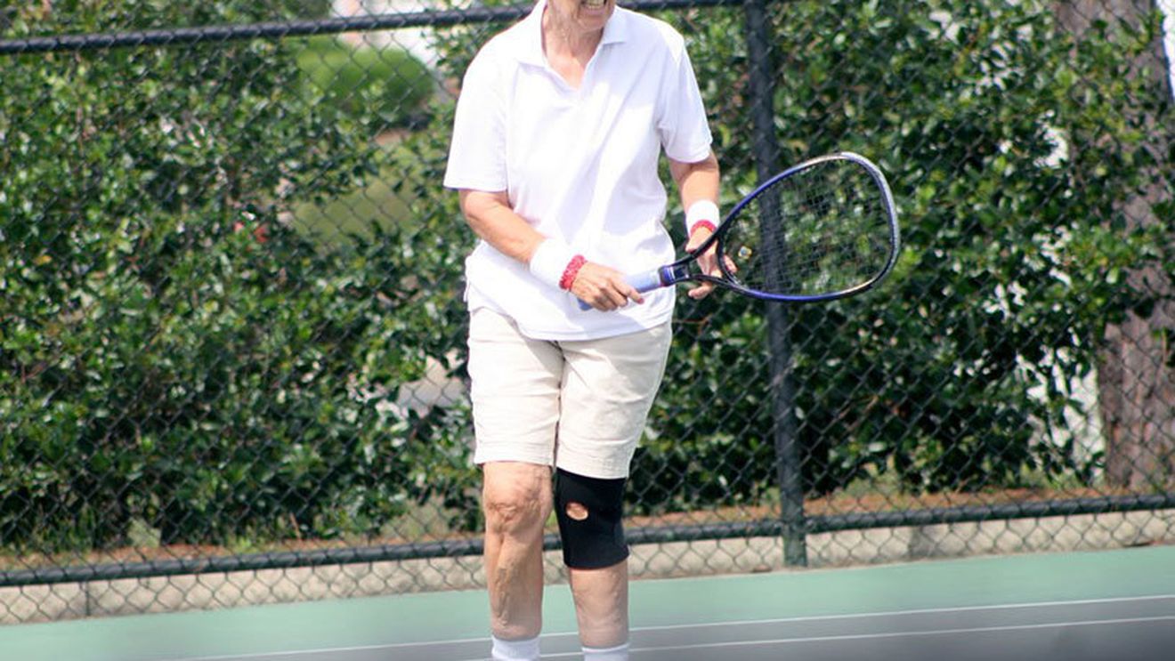 Sportul nu are vârstă! O femeie în vârstă de 69 de ani, prezentă la un turneu din categoria ITF