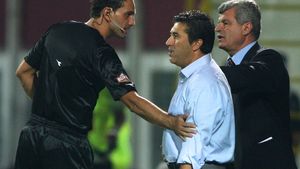 Sichitiu: "Lăcătuș a vrut să-l bată pe Lucescu jr. și tot Peseiro e suspendat"