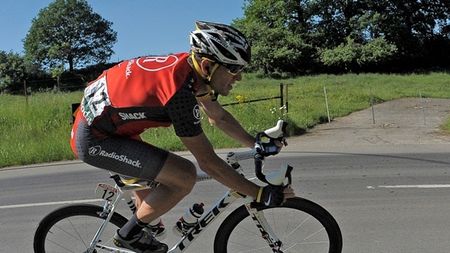 Lance Armstrong: "Am pedalat pentru Dennis Hopper în turul Elveției"