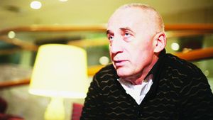 "Abține-te, că nu mai calci prin Craiova"!** Înmormântarea Științei, între penibil și amuzant! Dezvăluiri incredibile