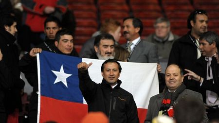 Minerii chilieni, prezenți la Manchester United - Arsenal