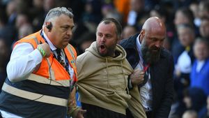 Eddie Howe, prima reacție după ce a fost bruscat și înjurat de un suporter în Leeds - Newcastle 2-2! Antrenorul „coțofenelor” trage un semnal de alarmă: „Aceste momente te fac să îți pui întrebări. Trebuie să fim atenți” | VIDEO