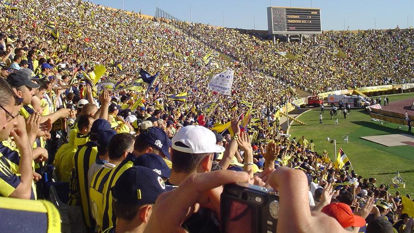 VIDEO De cine să se teamă Steaua mai mult?** 50.000 de fani fanatici vor dezlănțui infernul la Istanbul!
