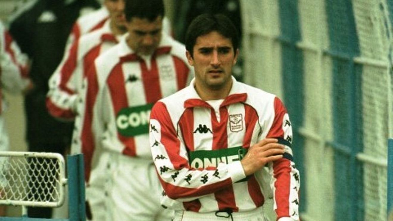 EXCLUSIV | Model din vremea în care Giuleștiul era un vulcan. "Erau niște fundași laterali foarte buni! Fără aportul lor e greu să faci superioritate". Un antrenor care a dat greutate fotbalului românesc are o opinie interesantă 