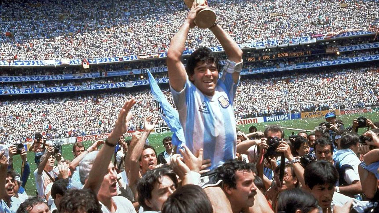 Anchetă în Argentina, după moartea fulgerătoare a lui Diego Armando Maradona! Ce au găsit polițiștii în camera legendei sud-americane