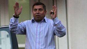 "Colțescu să se lase de arbitraj dacă are probleme psihice"