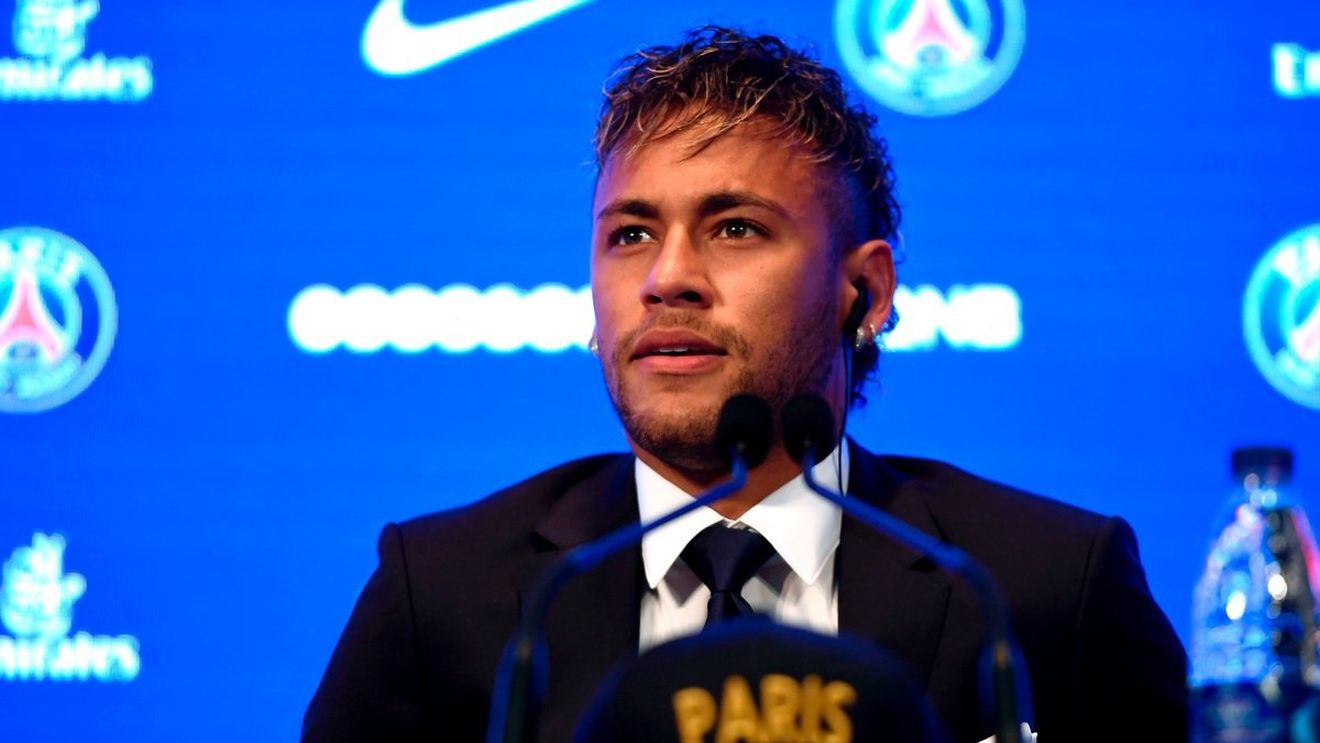 Neymar a fost prezentat oficial: "Am venit la PSG pentru a scrie istorie și a câștiga Liga Campionilor". De ce a ieșit președintele clubului la atac și de ce i-a mulțumit Neymar lui Pastore