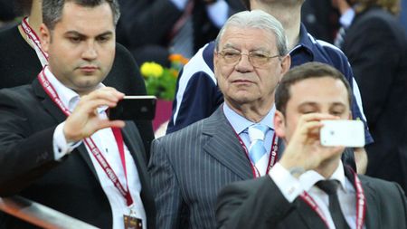 Emeric Ienei a împlinit 76 de ani!** Legenda Stelei așteaptă cel mai frumos cadou:** "Vreau o victorie a României la Budapesta!"