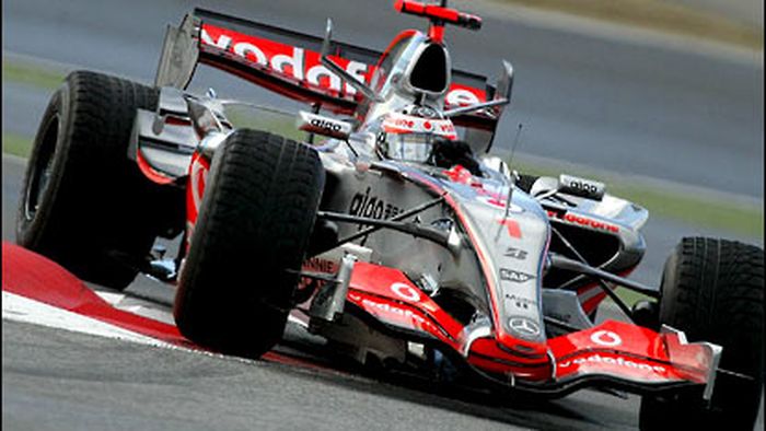 Daimler a achiziționat în totalitate echipa de Formula 1 Mercedes