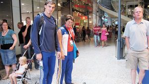 Izgoniți ca niște câini!** Atletul Marian Oprea și antrenoarea Doina Anton au fost dați afară de pe un teren din vecinătatea stadionului Nicolae Dobrin